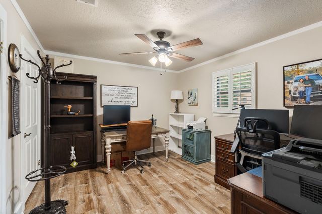 129 Pine Valley Drive, Livingston, TX 77351