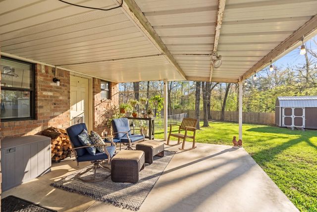 129 Pine Valley Drive, Livingston, TX 77351