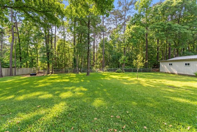 129 Pine Valley Drive, Livingston, TX 77351