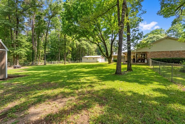 129 Pine Valley Drive, Livingston, TX 77351