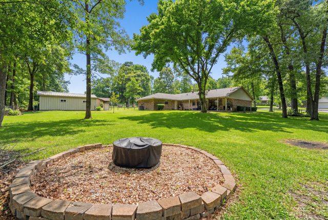 129 Pine Valley Drive, Livingston, TX 77351
