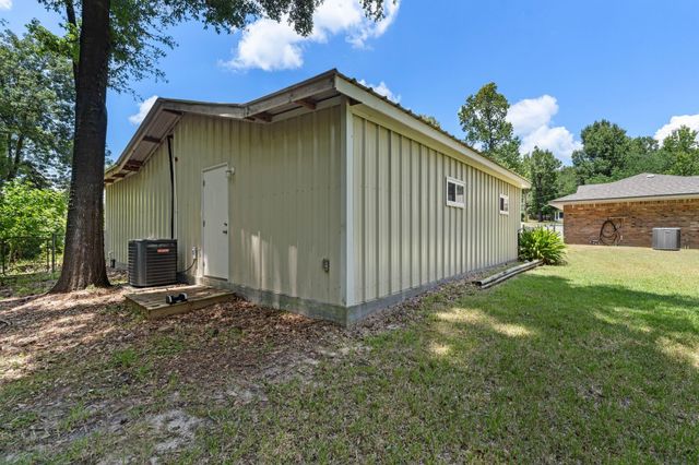 129 Pine Valley Drive, Livingston, TX 77351
