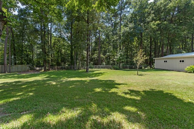 129 Pine Valley Drive, Livingston, TX 77351