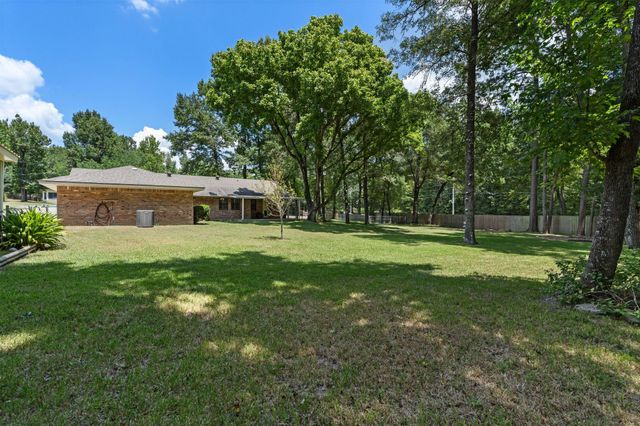 129 Pine Valley Drive, Livingston, TX 77351