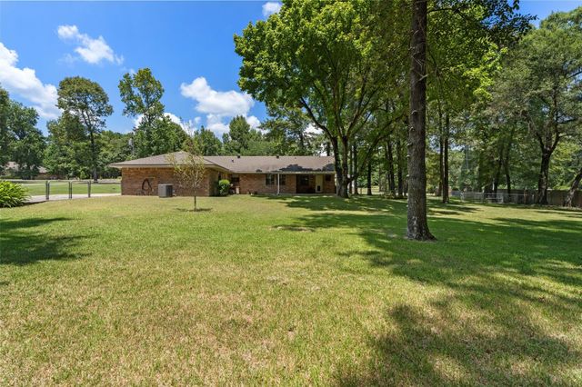129 Pine Valley Drive, Livingston, TX 77351