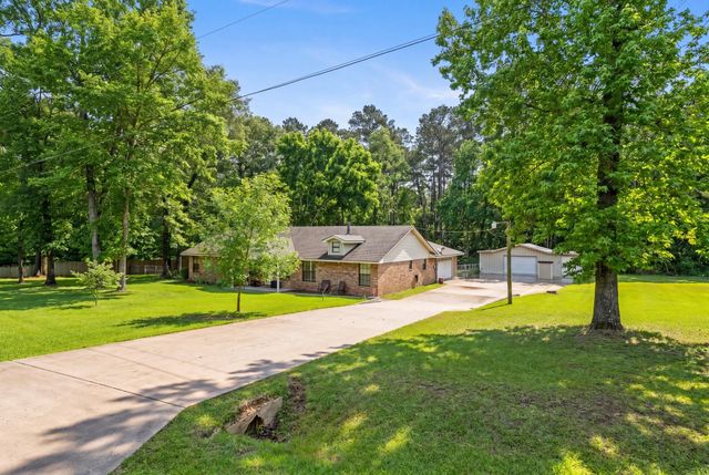 129 Pine Valley Drive, Livingston, TX 77351