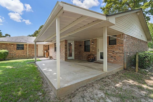 129 Pine Valley Drive, Livingston, TX 77351