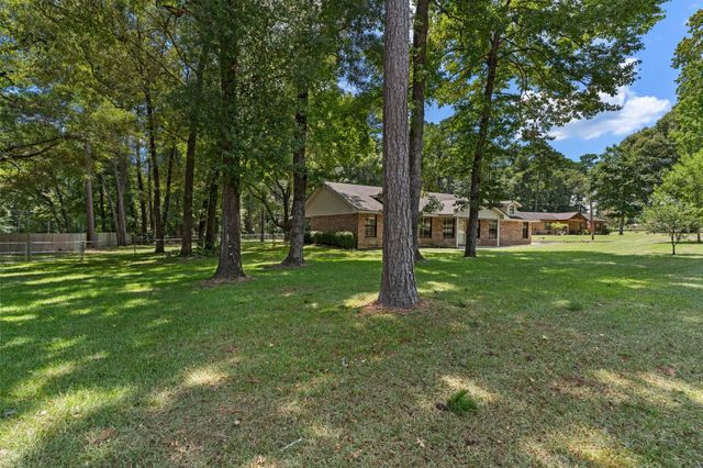 129 Pine Valley Drive, Livingston, TX 77351