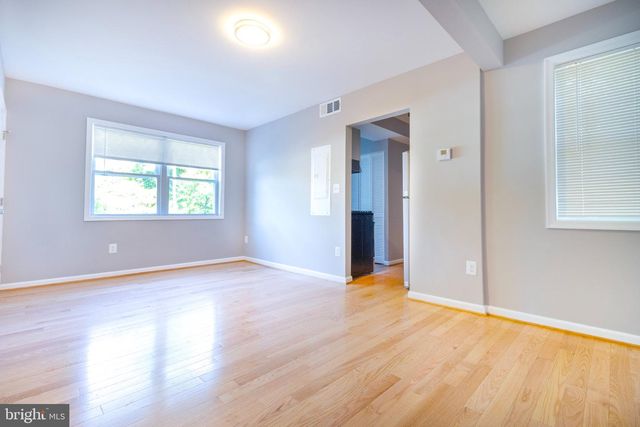 501 32ND ST SE, Washington, DC 20019