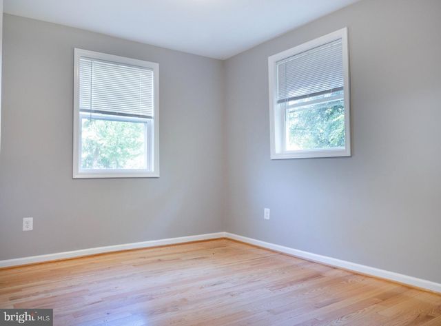 501 32ND ST SE, Washington, DC 20019
