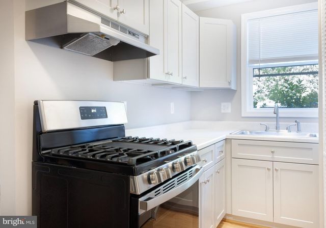 501 32ND ST SE, Washington, DC 20019