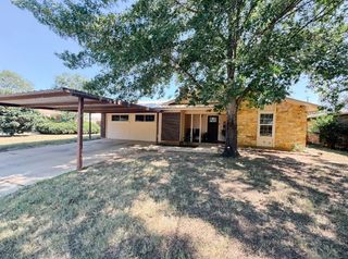 2404 13th Street, Brownwood, TX 76801