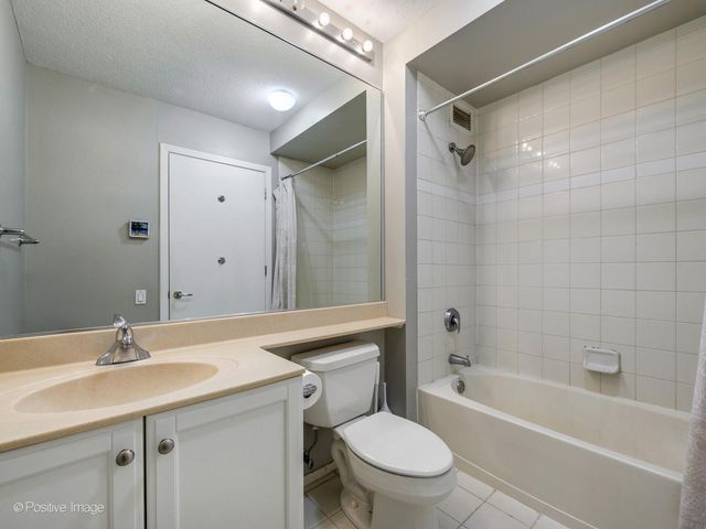 400 N LaSalle Drive 2312, Chicago, IL 60654