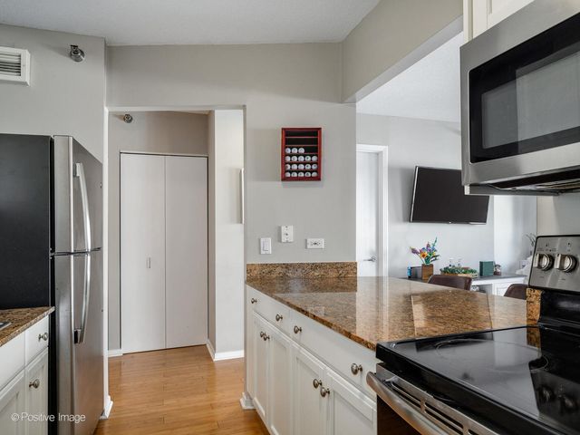 400 N LaSalle Drive 2312, Chicago, IL 60654