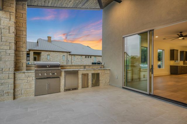 98 Wennmohs PL, Horseshoe Bay, TX 78657