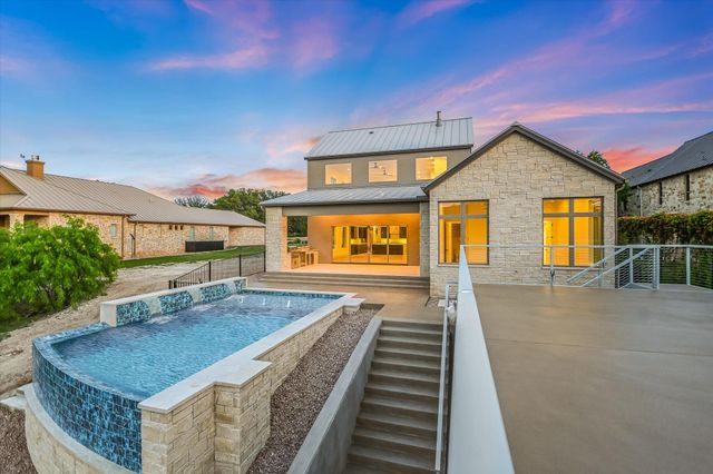 98 Wennmohs PL, Horseshoe Bay, TX 78657