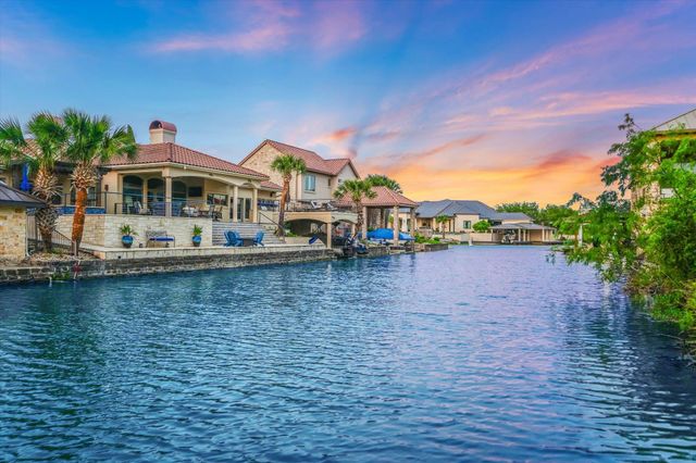 98 Wennmohs PL, Horseshoe Bay, TX 78657