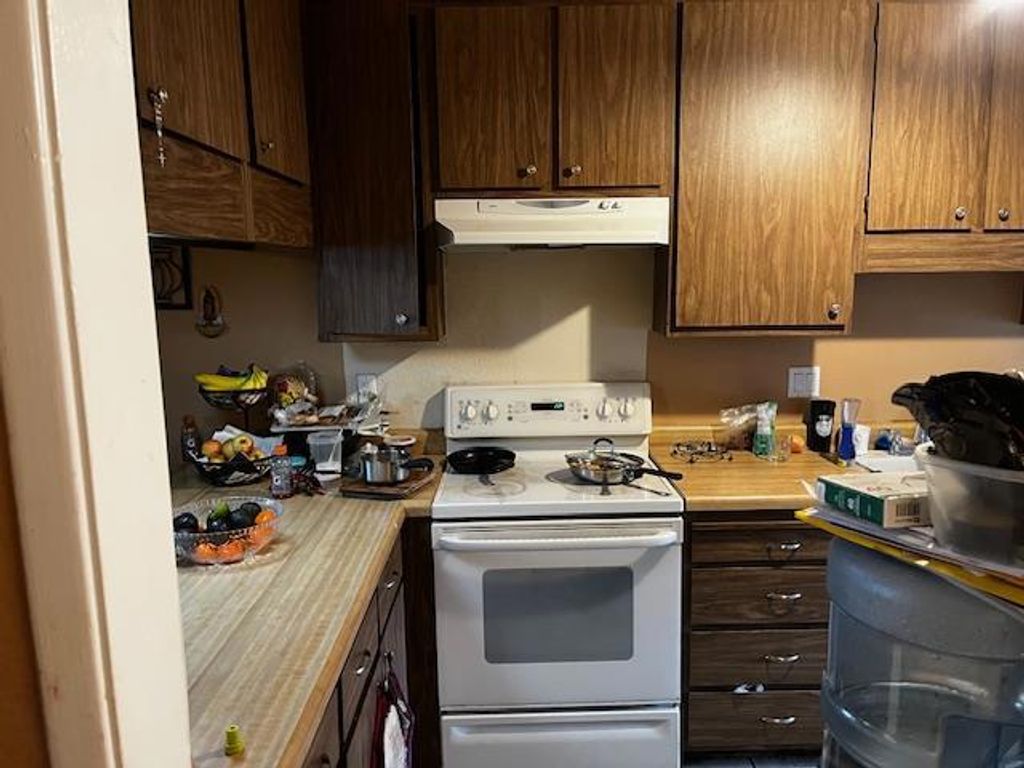 Image 10 of property listing at 182 Kern Street 45, Salinas, CA 93905