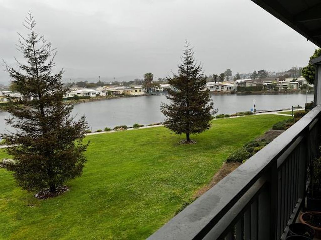 Image 4 of property listing at 182 Kern Street 45, Salinas, CA 93905