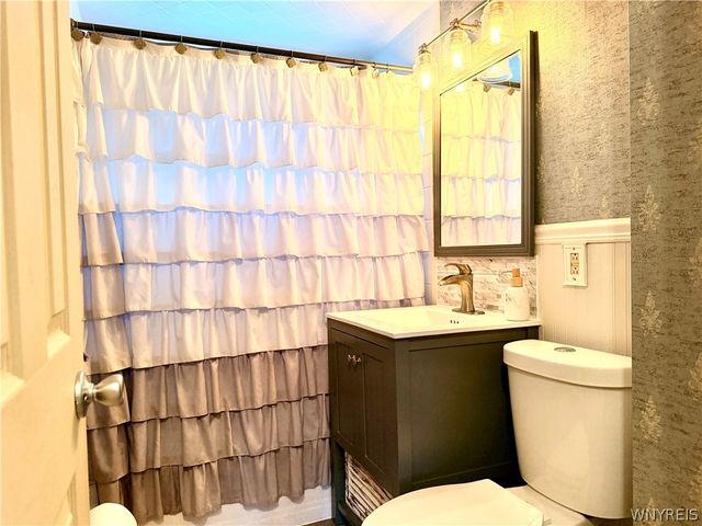 6975 Michael Road, Orchard Park, NY 14127