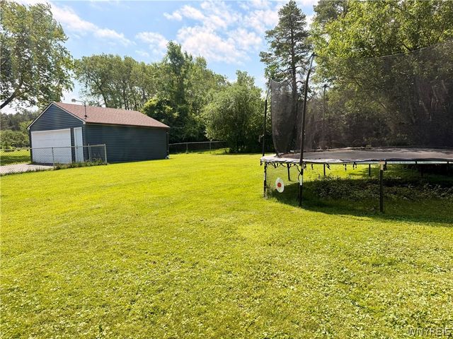 6975 Michael Road, Orchard Park, NY 14127