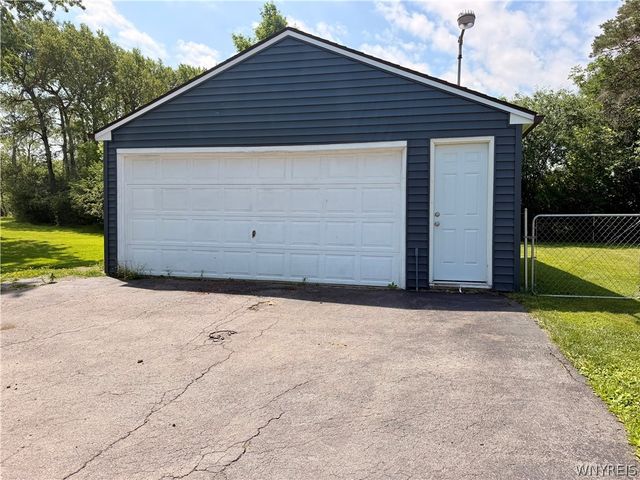 6975 Michael Road, Orchard Park, NY 14127