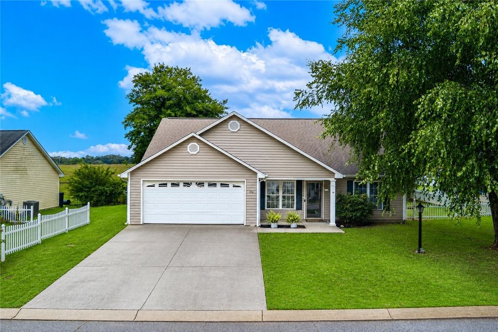 402 Ashwood Lane, Anderson, SC 29625