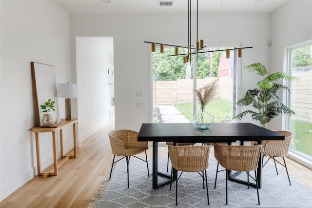 939 N Buckner Boulevard, Dallas, TX 75218