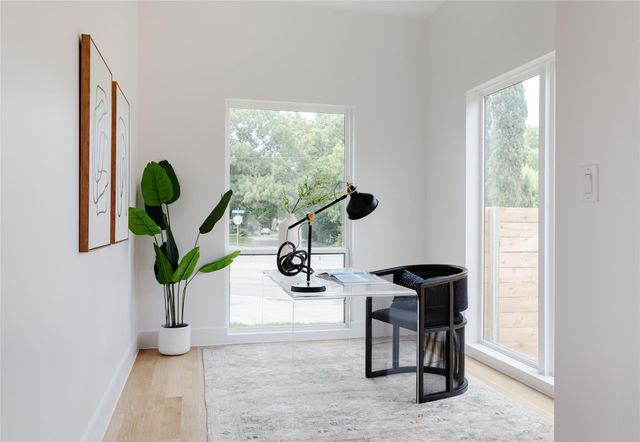 939 N Buckner Boulevard, Dallas, TX 75218