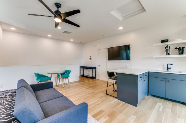 939 N Buckner Boulevard, Dallas, TX 75218