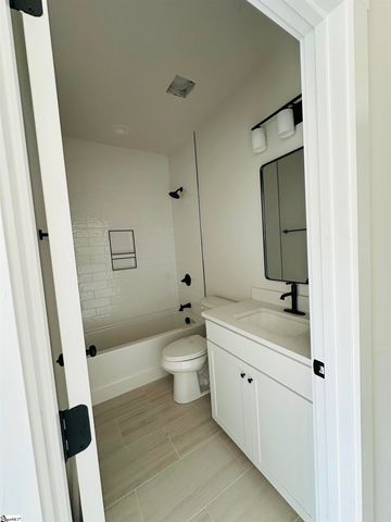 9 Hawthorne Lane Unit 102, Greenville, SC 29605