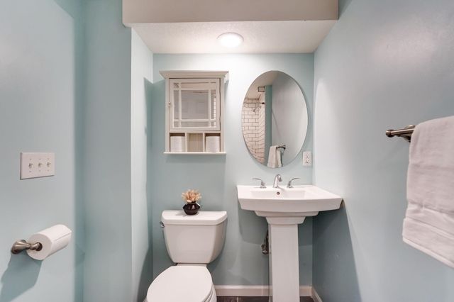 7534 Landau Drive, Bloomington, MN 55438