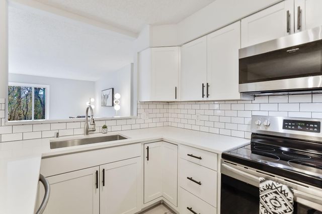 7534 Landau Drive, Bloomington, MN 55438