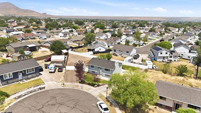 7958 W BRIDGTON DR, Magna, UT 84044