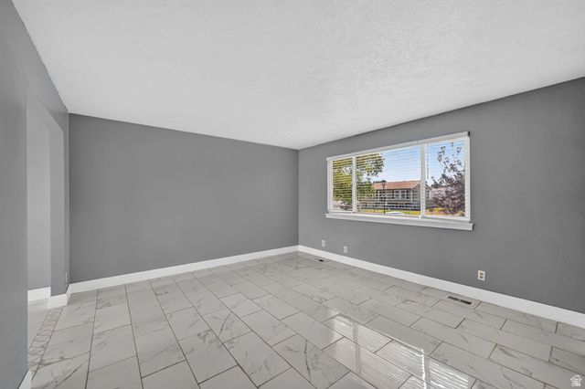 7958 W BRIDGTON DR, Magna, UT 84044