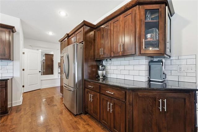 9012 N Oxford Avenue, Kansas City, MO 64157