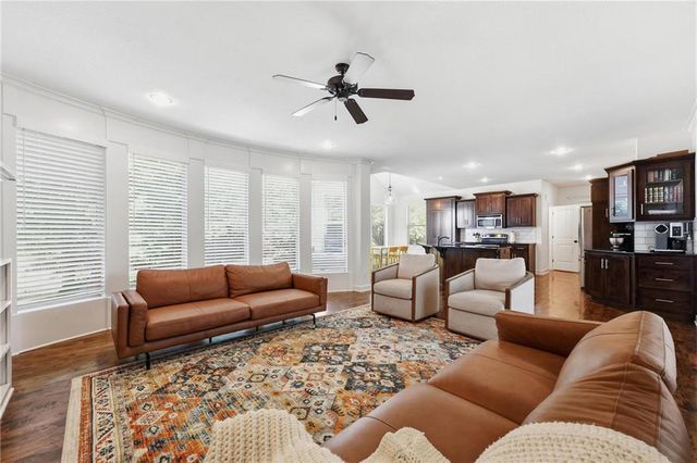 9012 N Oxford Avenue, Kansas City, MO 64157