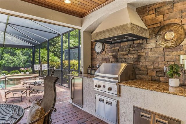 12614 Fenhurst WAY, Naples, FL 34120