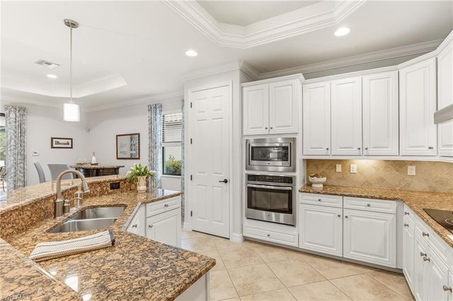 12614 Fenhurst WAY, Naples, FL 34120