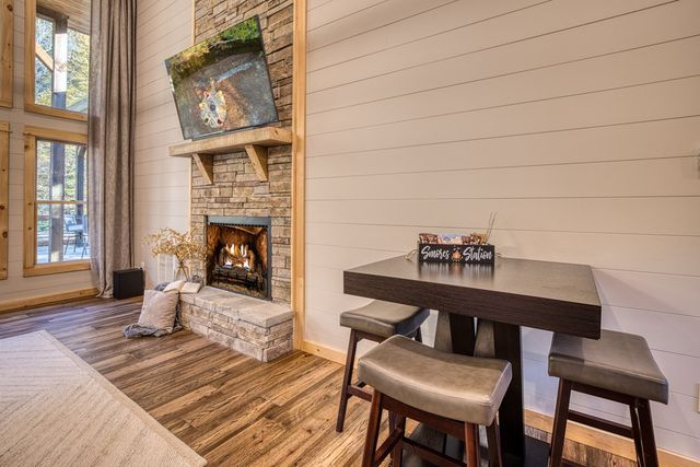 20 Wolf Den Valley, Mineral Bluff, GA 30559