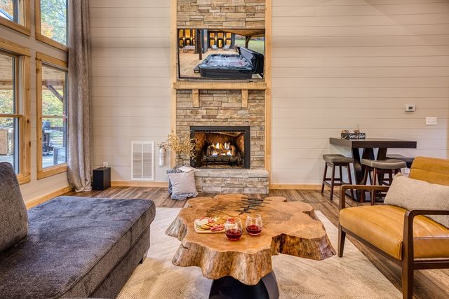 20 Wolf Den Valley, Mineral Bluff, GA 30559