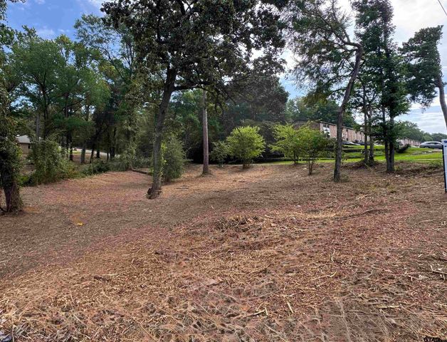 4933 Kirkcaldey Dr, Tyler, TX 75703