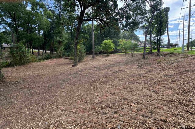 4933 Kirkcaldey Dr, Tyler, TX 75703