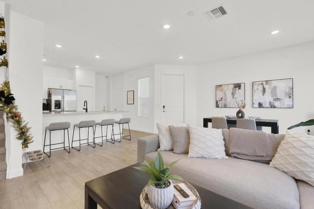 4246 Lagoon Shore Drive, Lake Worth, FL 33467