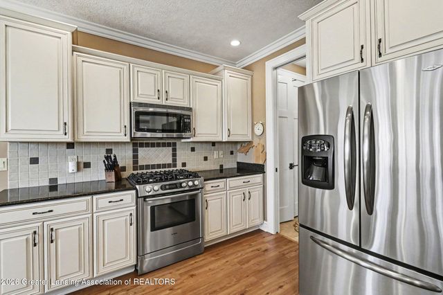 585 Aquila Drive, East Lansing, MI 48823