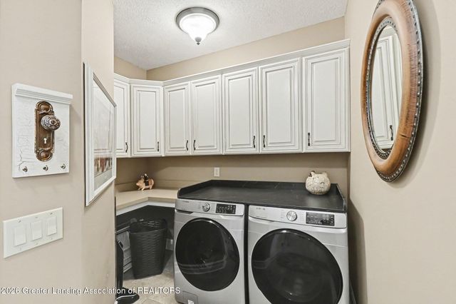 585 Aquila Drive, East Lansing, MI 48823