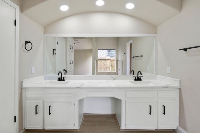 15626 Ripplewind Ln, Houston, TX 77068
