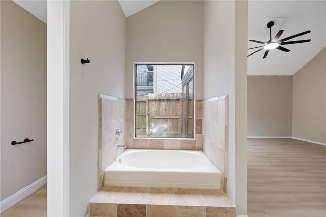 15626 Ripplewind Ln, Houston, TX 77068
