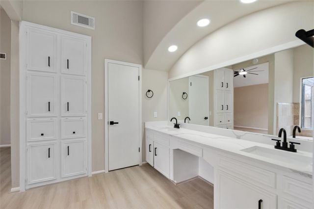 15626 Ripplewind Ln, Houston, TX 77068