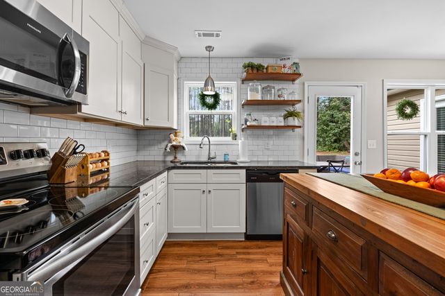 234 Emmett Young Road, Grantville, GA 30220